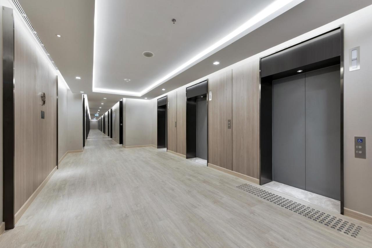 Centre Point Hotel Terminal21 Korat Nakhonratchasima Exterior foto The elevator lobby