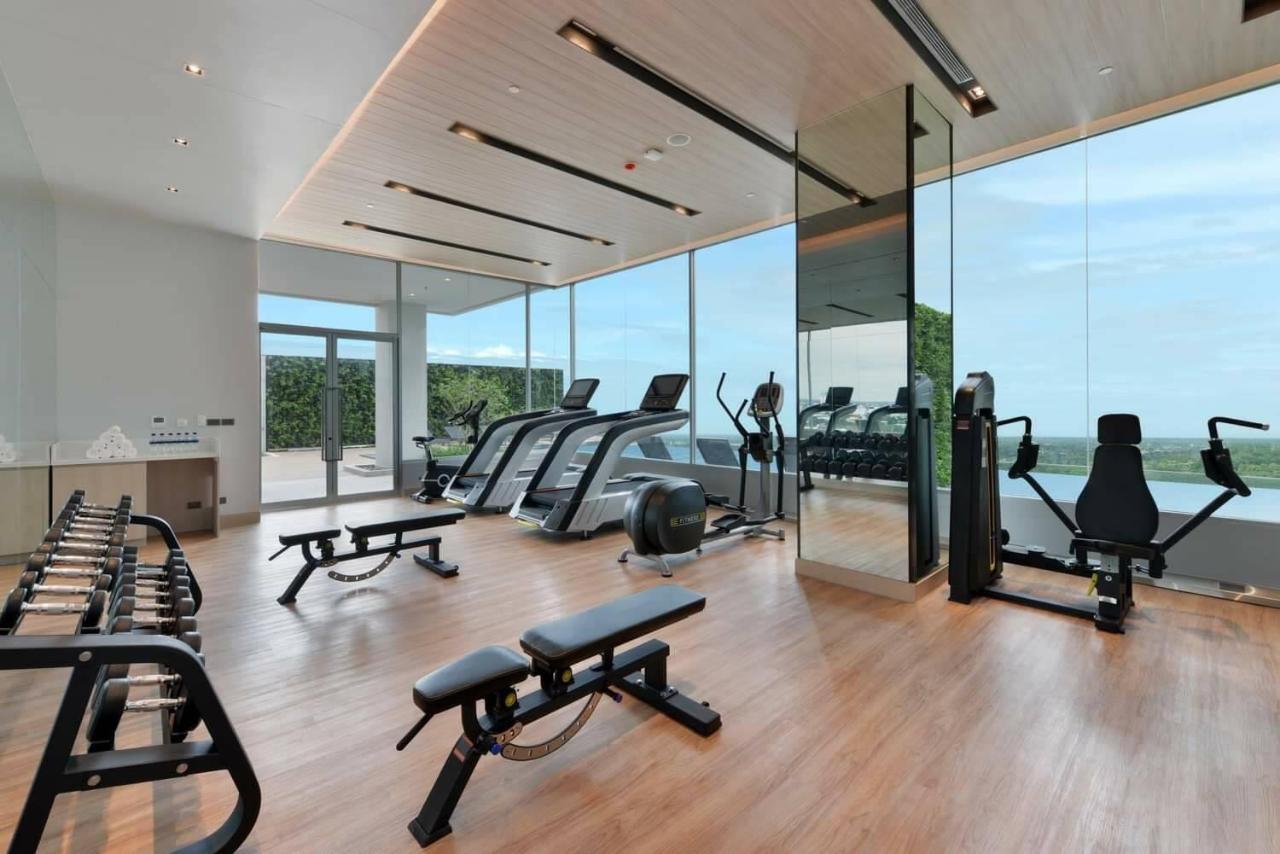 Centre Point Hotel Terminal21 Korat Nakhonratchasima Exterior foto The gym at the hotel