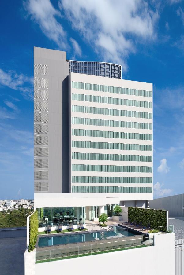 Centre Point Hotel Terminal21 Korat Nakhonratchasima Exterior foto The hotel