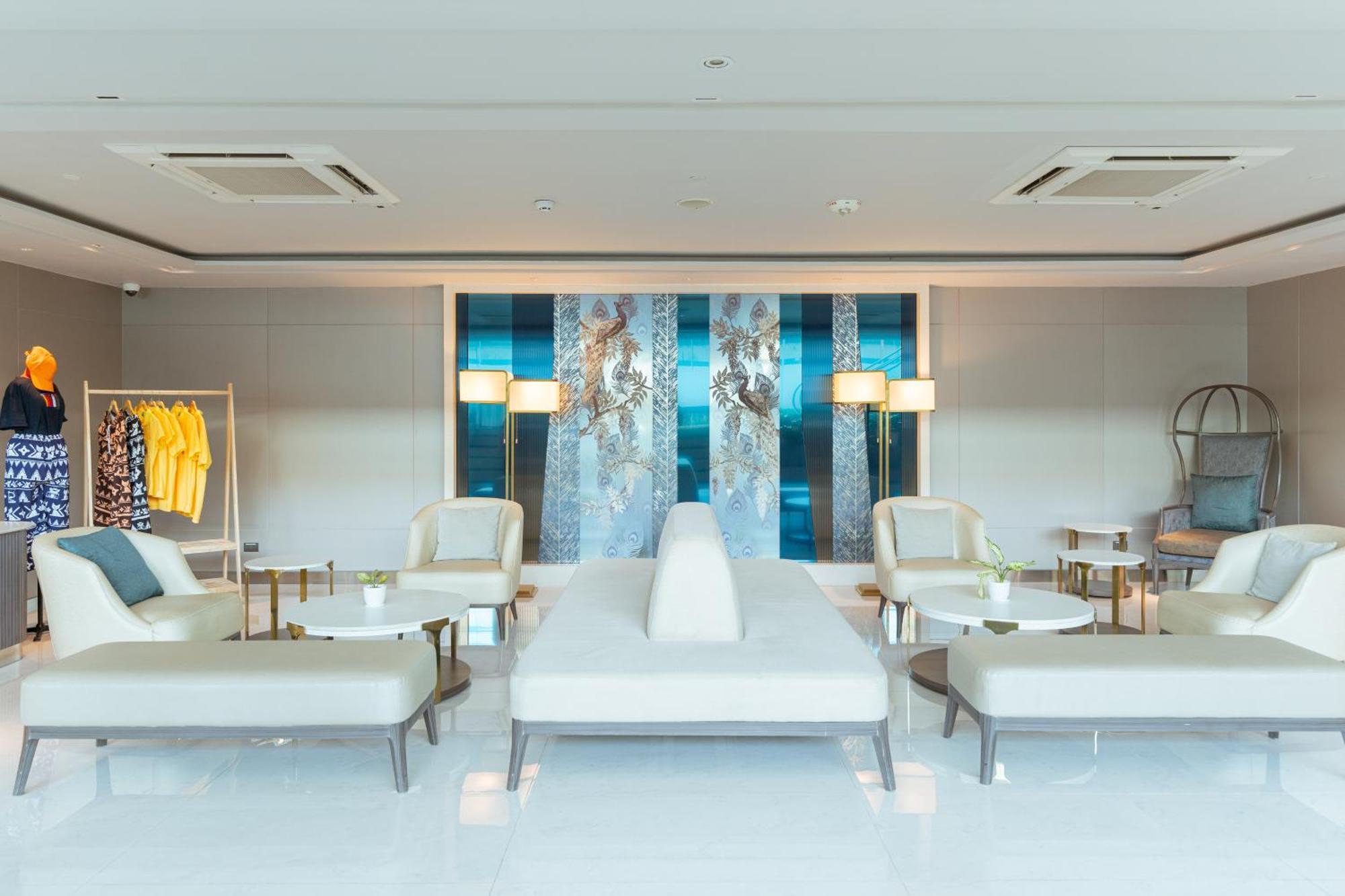 Centre Point Hotel Terminal21 Korat Nakhonratchasima Exterior foto The lounge at the airport