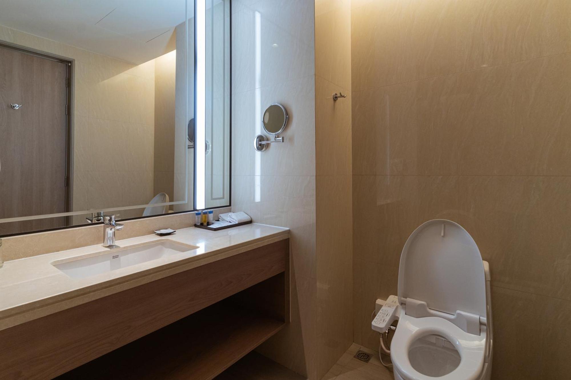 Centre Point Hotel Terminal21 Korat Nakhonratchasima Exterior foto Bathroom